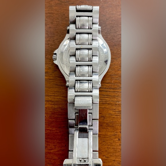 Gucci 9040M Men’s watch - Picture 2 of 6